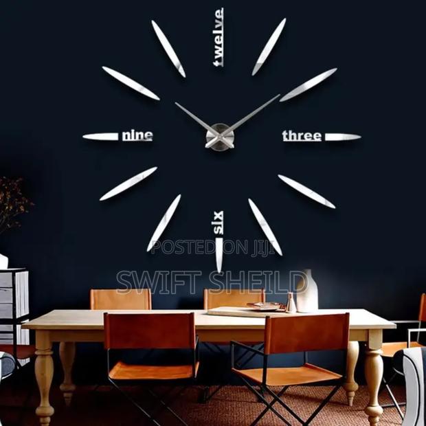 Spikes 3d Wall Design Clock Large · Photo 2