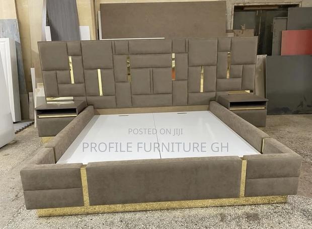 Lit Queen Size With Lowkery Drawers · Photo 2