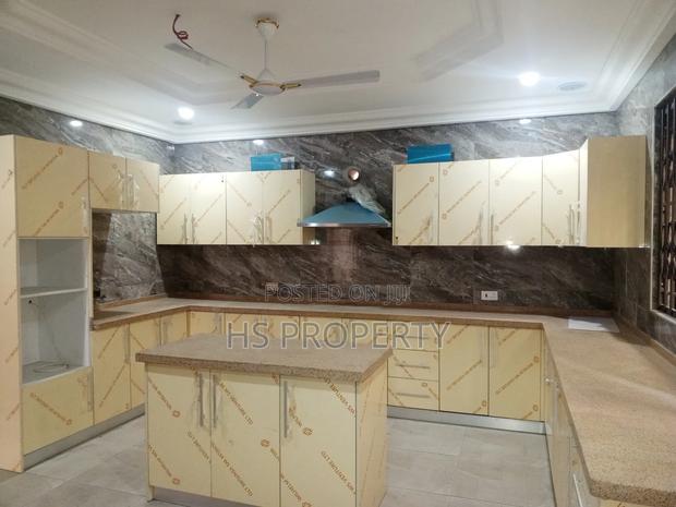 6bdrm House in Dzorwulu for rent photo 5
