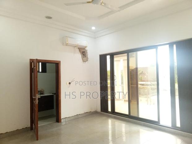 6bdrm House in Dzorwulu for rent photo 8