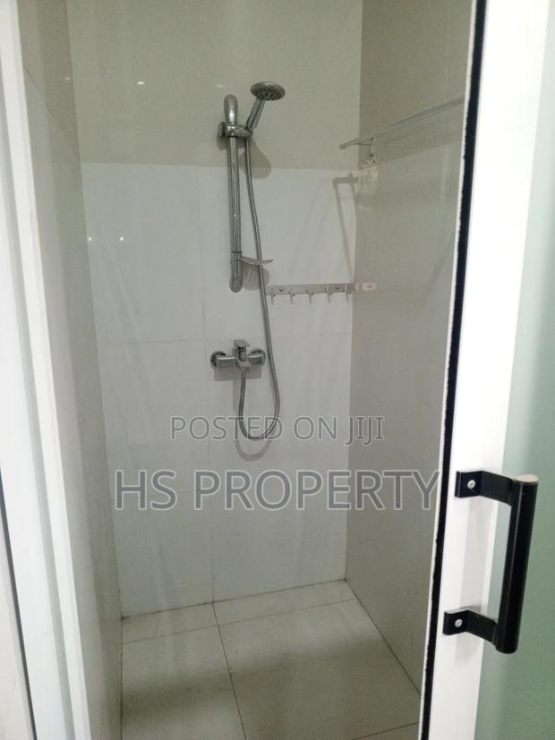 6bdrm House in Dzorwulu for rent photo 16