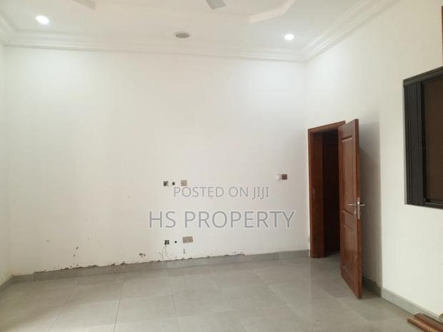 6bdrm House in Dzorwulu for rent photo 9