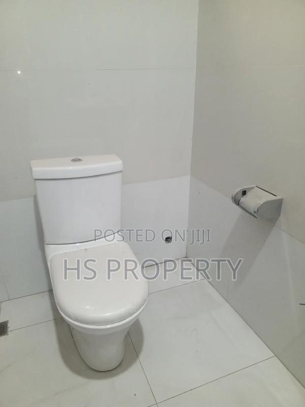 6bdrm House in Dzorwulu for rent photo 18