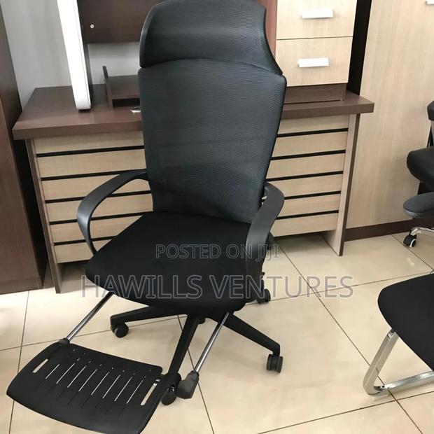 Comfort Swivel Mesh Chair · Photo 2