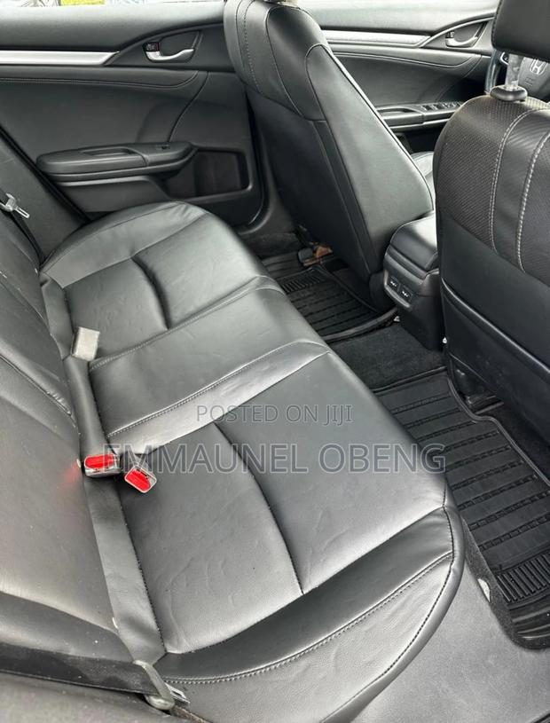 Honda Civic 2018 Black photo 5