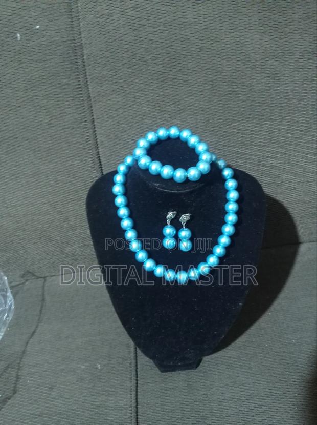 Pearl Necklace · Photo 4
