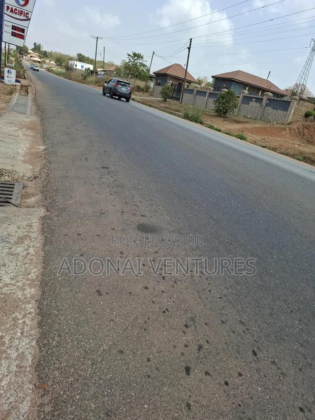 Main Road 2 Plot of Land for Sale in Sokoban to Trede · Photo 1