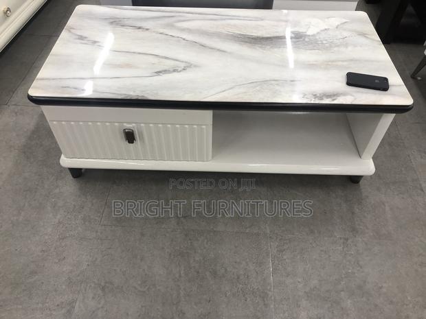 Center Table · Photo 3