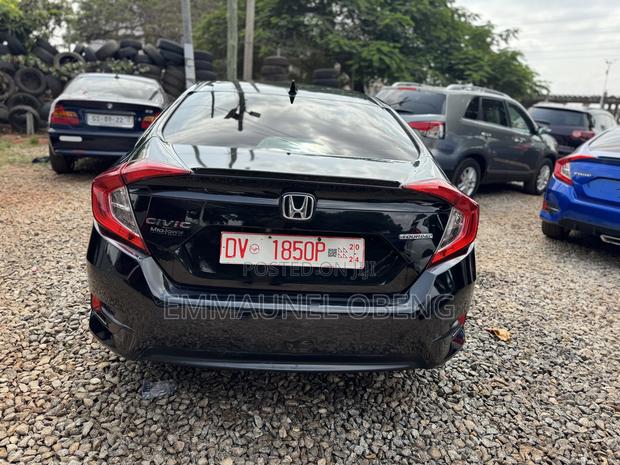 Honda Civic 2018 Black photo 4