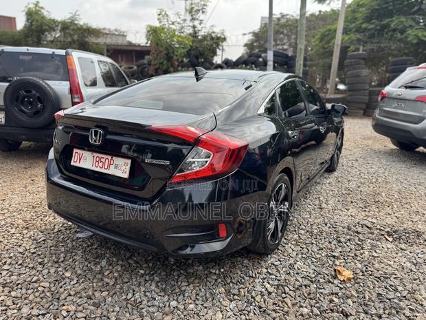 Honda Civic 2018 Black photo 7