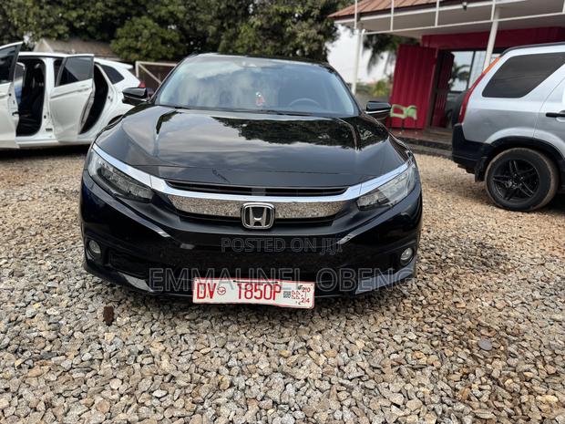 Honda Civic 2018 Black photo 2