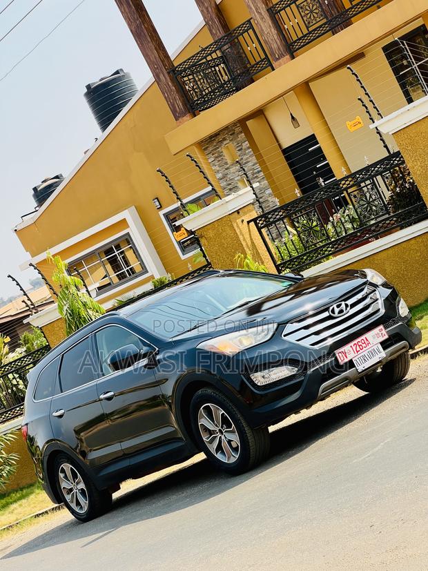 Hyundai Santa Fe Limited 4dr SUV (3.3L 6cyl 6A) 2014 Black · Photo 2