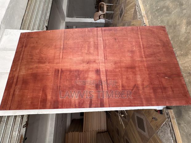 Premium Red Marine Plywood 18mm Volta · Photo 2