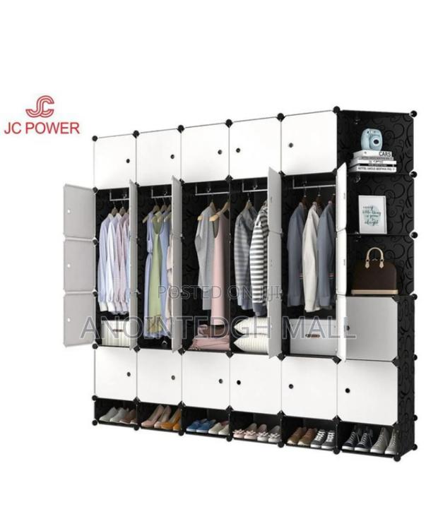 30 Cubes Plastic Wardrobe + Shoe Rack - Black · Photo 2