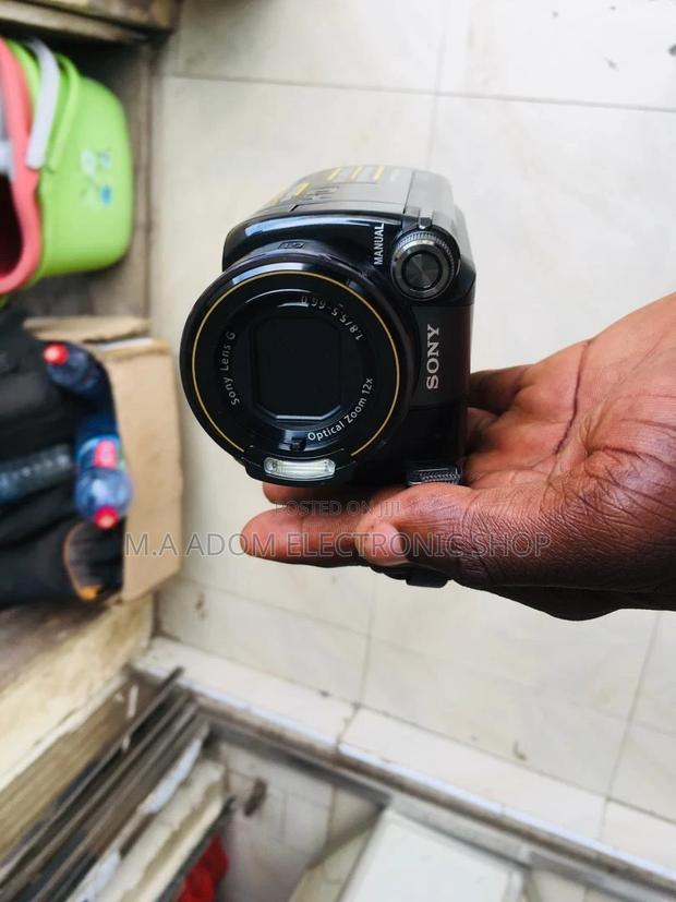 Sony HDR-XR500E: Capture Life in Stunning HD · Photo 2
