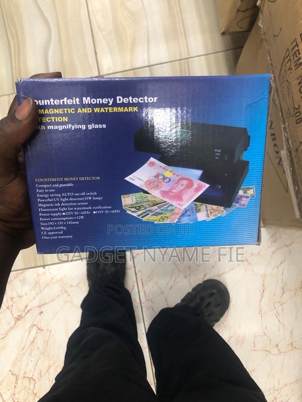 Counterfeit Money Detectors · Photo 4