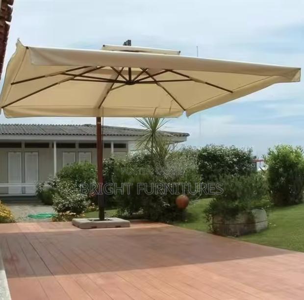 Quality Waterproof Canopy · Photo 4