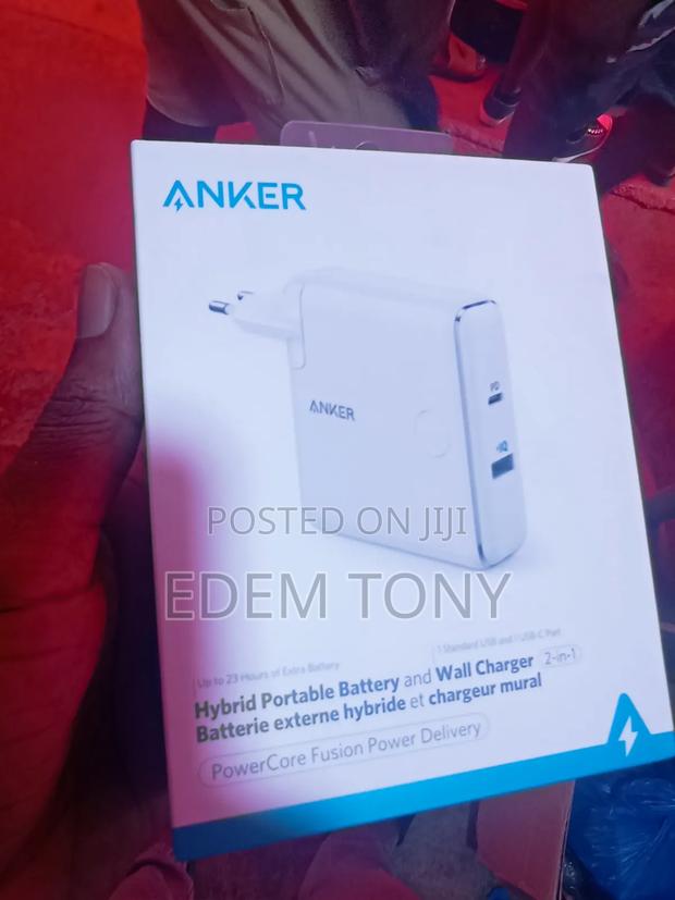 Anker Hybrid Portable Battery and Wall Charger · Photo 3