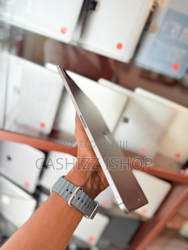 Apple iPad Pro 12.9 (2021) 256 GB Gray photo 5