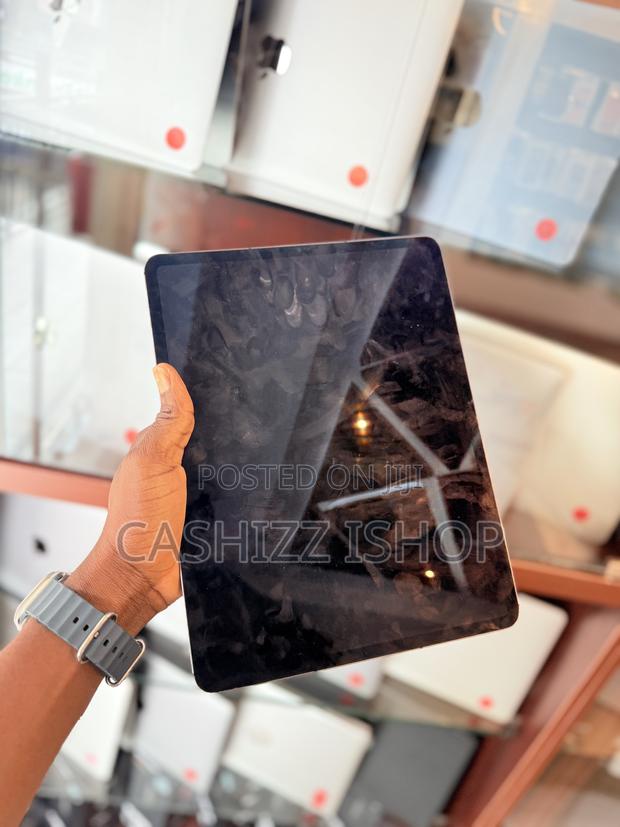 Apple iPad Pro 12.9 (2021) 256 GB Gray photo 7