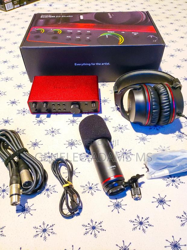 Focusrite Scarlet 2i2 Bundle 4th Generation photo 3