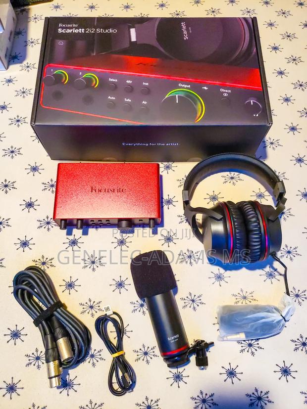 Focusrite Scarlet 2i2 Bundle 4th Generation photo 5