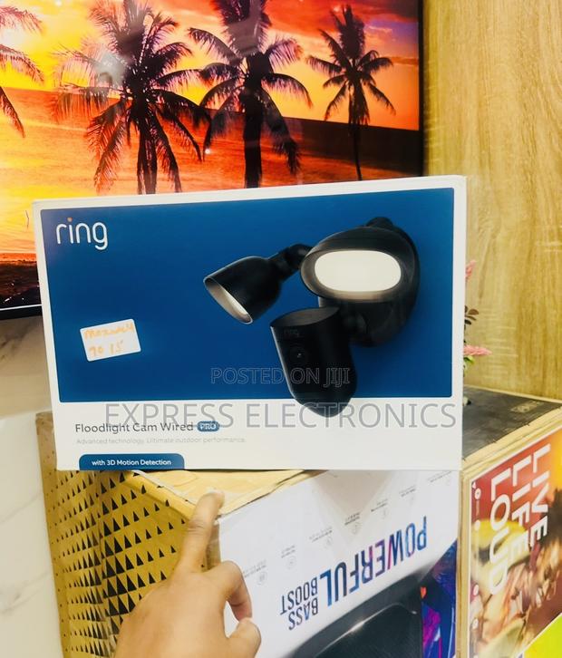 Brand New Ring Floodlight Cam Wired · Photo 2