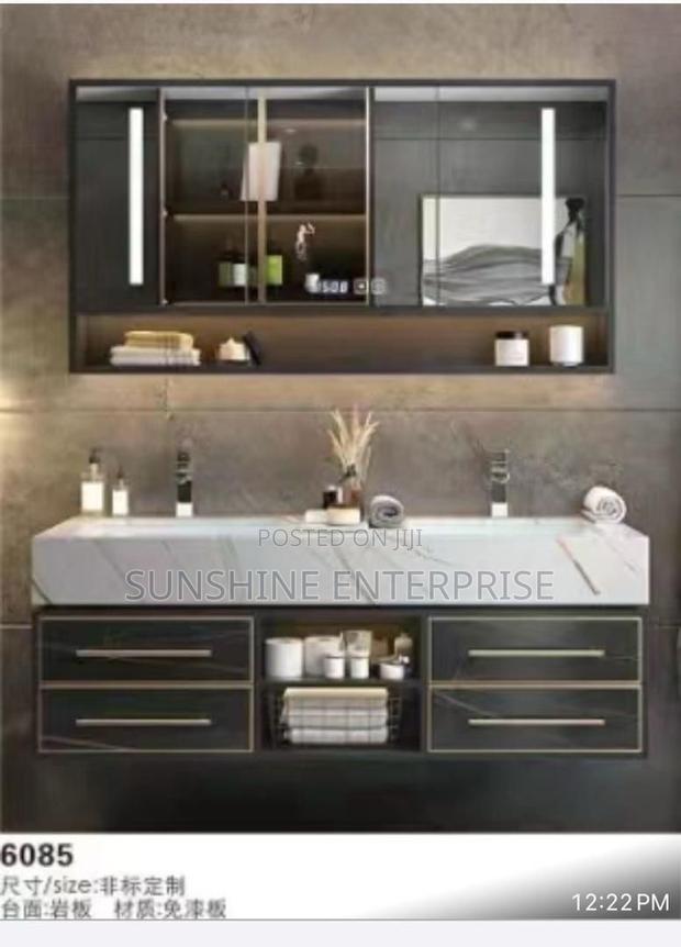 Double Cabinet Basin · Photo 3