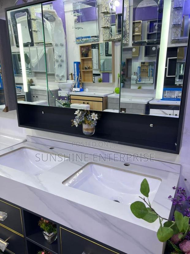 Double Cabinet Basin · Photo 4