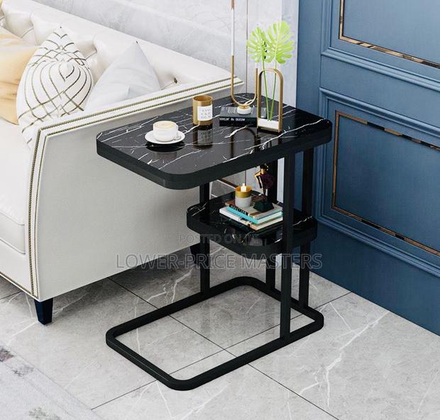 Modern Side Table · Photo 3
