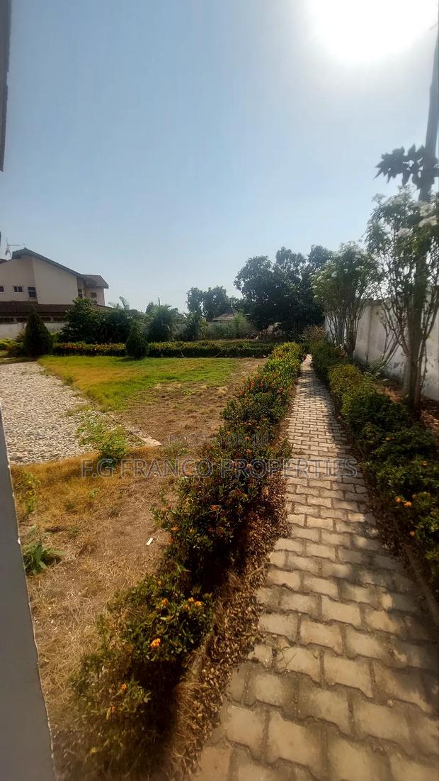 5bdrm House in Kg. Franco, Spintex for rent · Photo 2