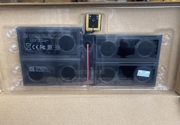 Original Surface Pro 5 Battery · Photo 3