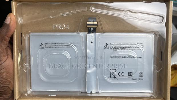 Original Surface Pro 4 Battery · Photo 4
