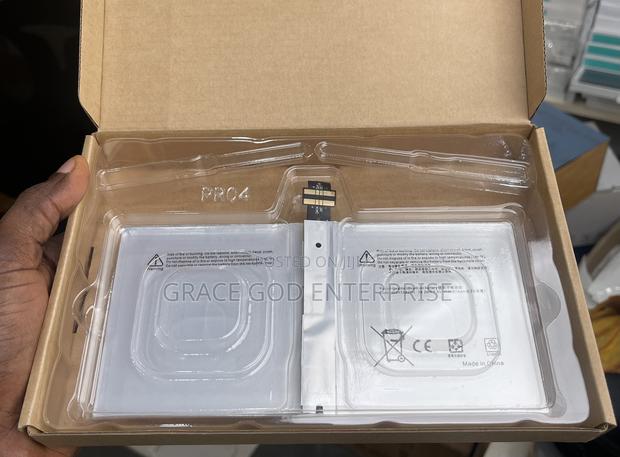 Original Surface Pro 4 Battery · Photo 3