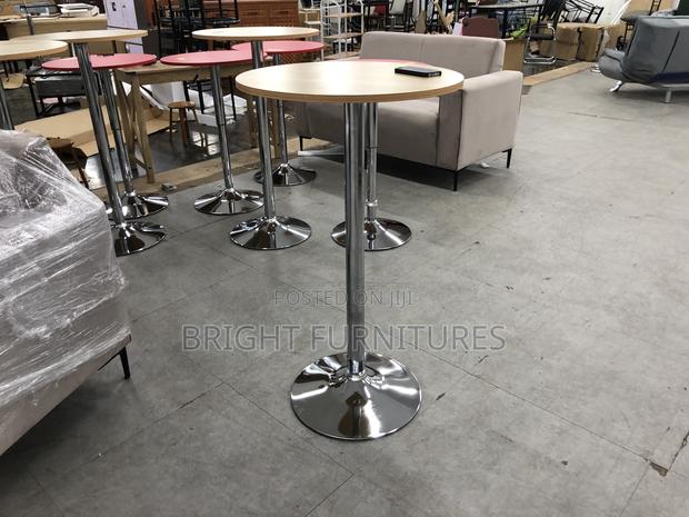 Quality and Durable Bar Table · Photo 4