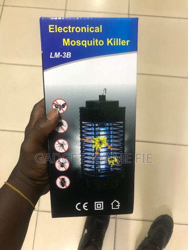 Portable Tabletop Insect Killer – Silent Electric Bug Zapper · Photo 3