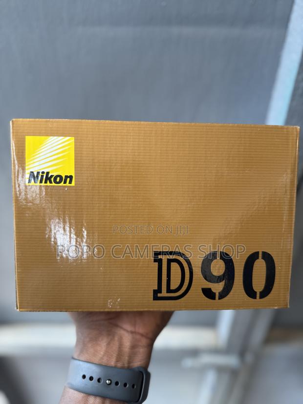 Nikon D90+ 18-105mm Lens · Photo 2