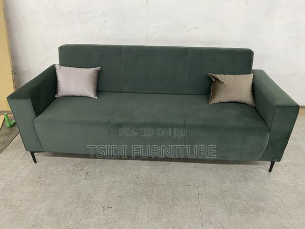 Quality 3in1 Sofa With Pillows · Photo 3