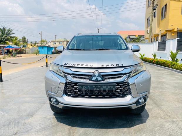 Mitsubishi Montero Sport 2017 Silver