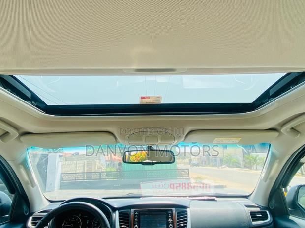 Mitsubishi Montero Sport 2017 Silver photo 8