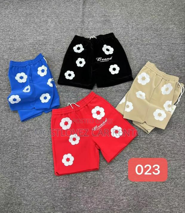 Baggy Jean Trousers for Sale in Labadi · Photo 4