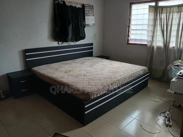 Queen Size Bed With 2 Cabinets photo 2