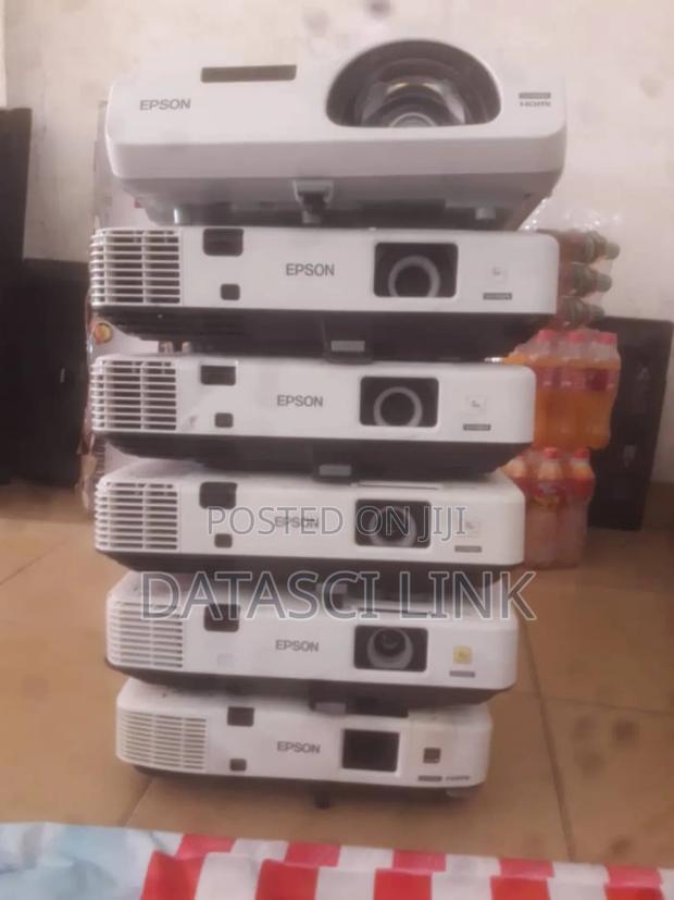 Epson Eb-S04 Projector