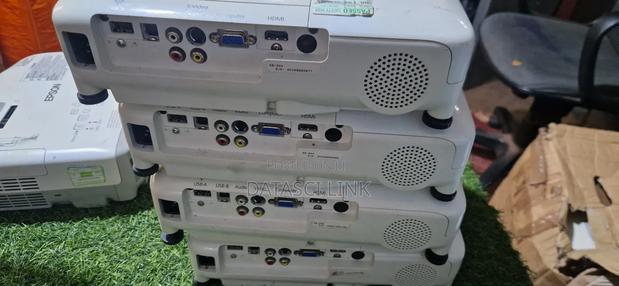 Epson Eb-S04 Projector photo 5