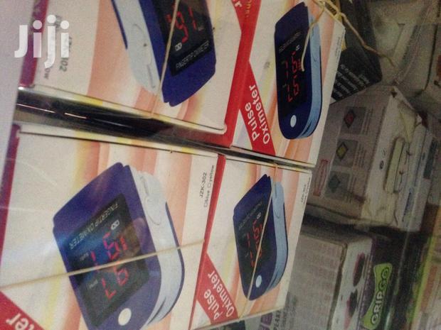 Pulse Oximeter · Photo 2