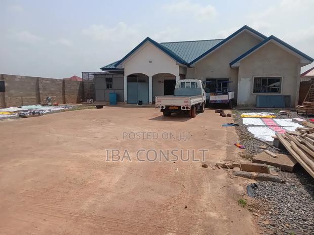 3bdrm House in Oyibi, Valley View Area for sale