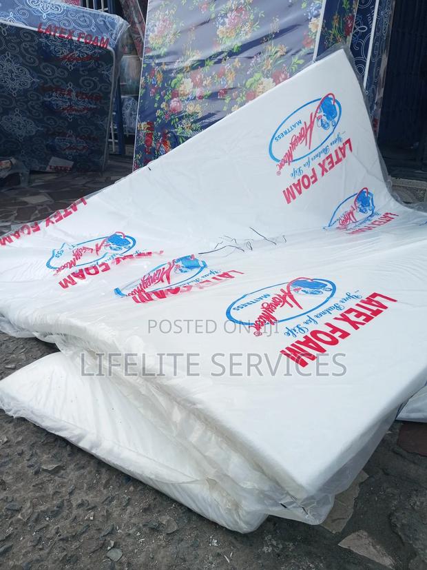 Comfortable Mattress Topper 4 King Size Bed