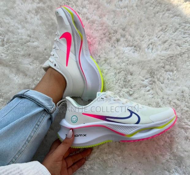 Nike Zoom X Smiley Sneakers · Photo 4