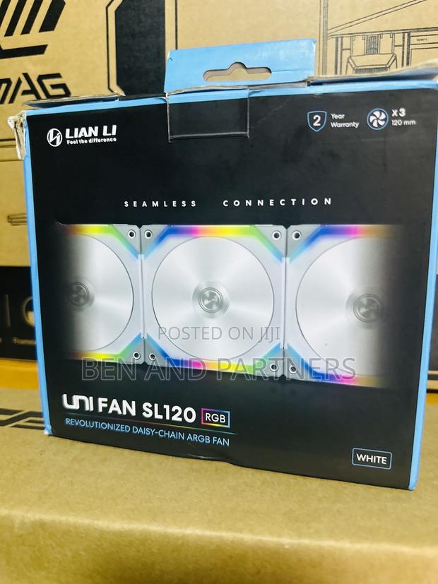 Lianl Li Uni Fan Sl120 With Controller · Photo 3