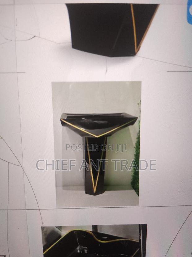 Basin. Black Gold. 903 · Photo 3